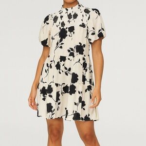 Beachsissi Women’s White & Black Floral Dress Size Medium NWT